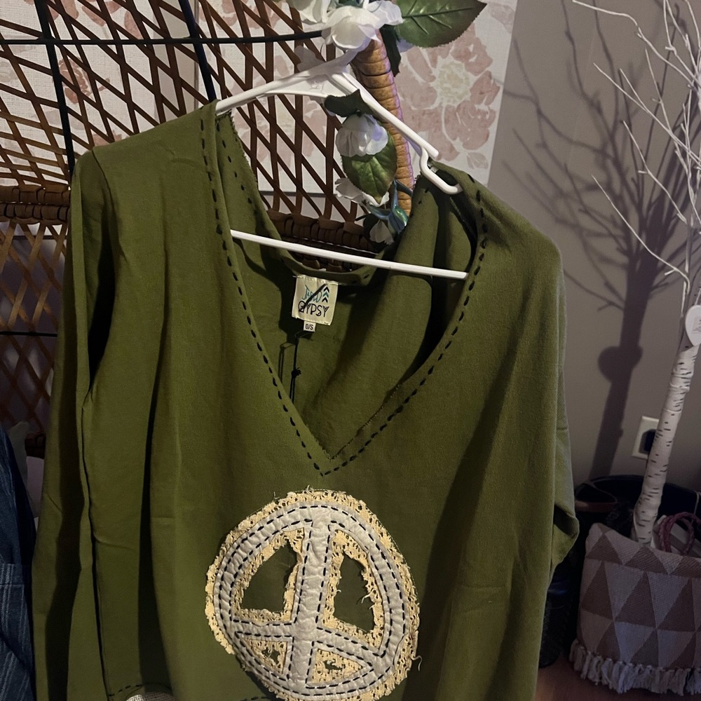 Jaded Gypsy “Live Light” Top – Peace Sign Patch – O/S Boho Hippie Style
